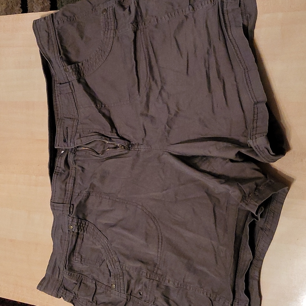 BROWN SHORTS